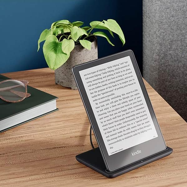 Čítačka kníh Amazon Kindle Paperwhite 5 2021, SIGNATURE edícia, 6,8" 32 GB, QI nabíjanie, bez reklám, čierna